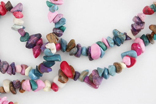 MIX ZLOMKŮ MINERÁLŮ 3 - 9 mm, návlek  85 cm