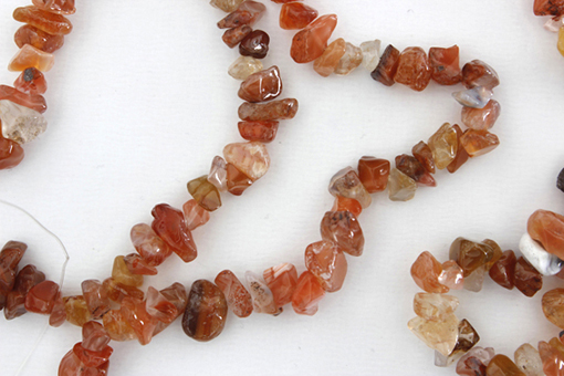 ZLOMKY ČERVENÉHO ACHÁTU 3 - 9 mm, 85 cm