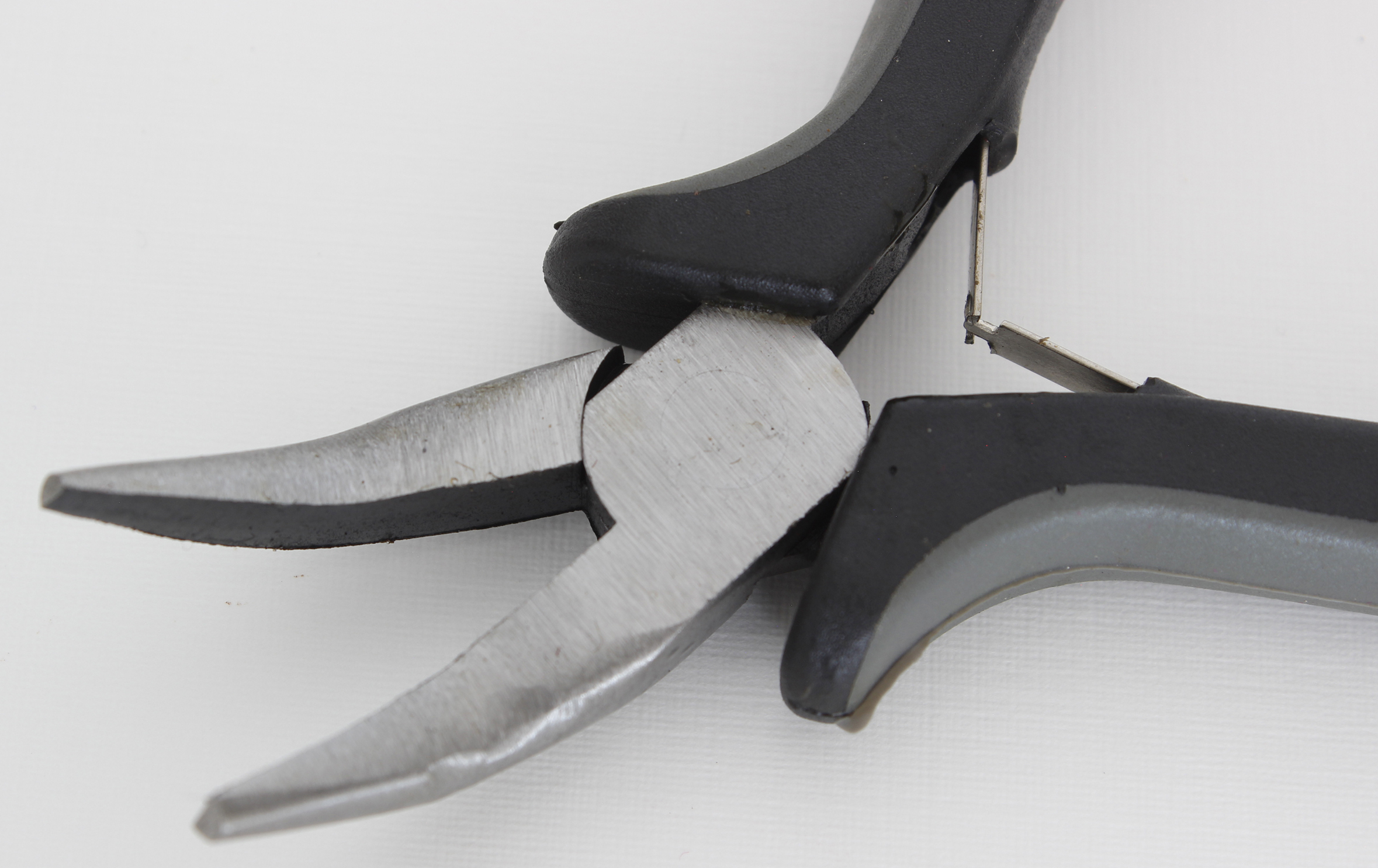 OCELOVÉ KLEŠTĚ ZAHNUTÉ - 13 cm