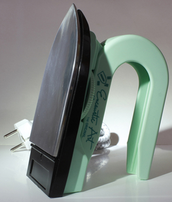 ENKAUSTICKÁ ŽEHLIČKA